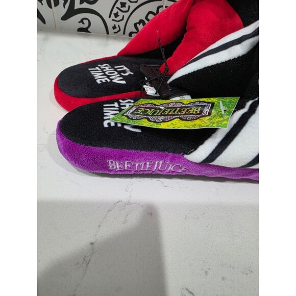 NWT Ground Up Beetle Juice Lydia Deetz Plush Character Slippers Size 7/8 - Picture 5 of 5